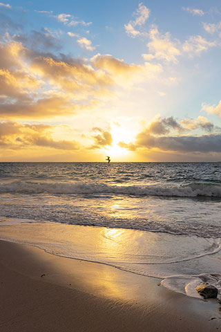 Coucher de soleil sur une plage de Plouarzel