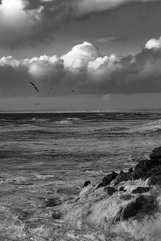 Pointe de la Torche en noir et blanc à Plomeur