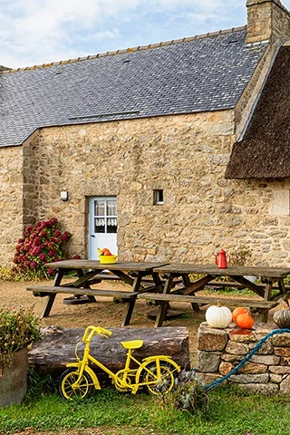 Décorations d’Halloween dans le village de Meneham