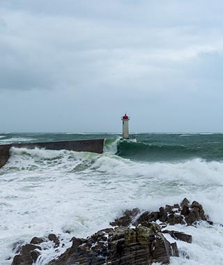 Môle et Phare du Raoulic à Audierne