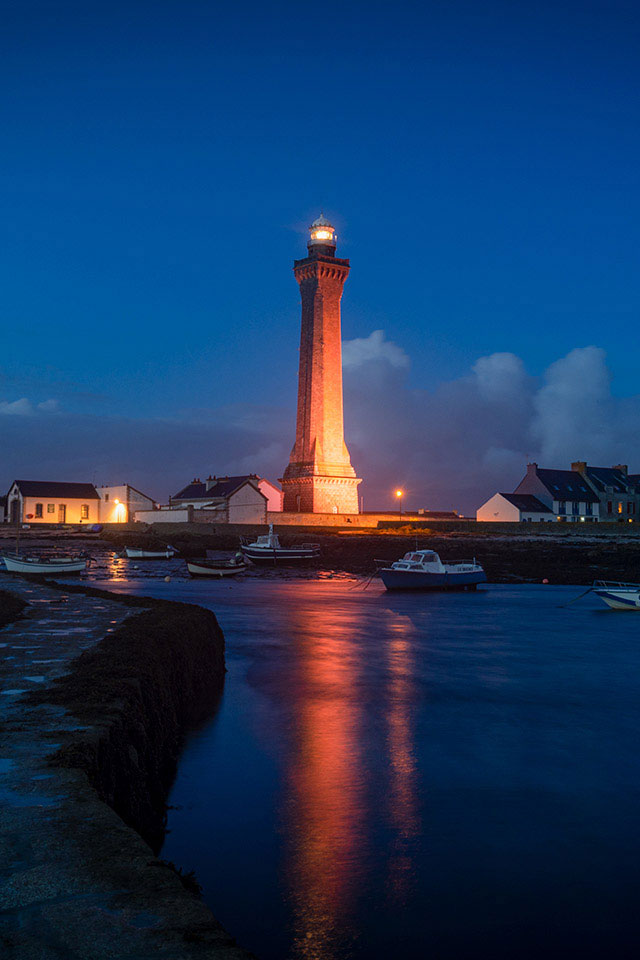 Phare d’Eckmühl à l’heure bleue en pose longue