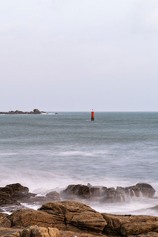 Balise marine à Lesconil en pose longue