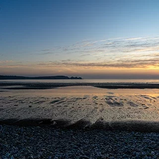 Coucher de soleil sur la plage de Kerloc’h dans la presqu’île de Crozon
